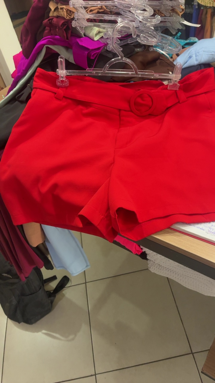 Shorts com cinto alfaiataria