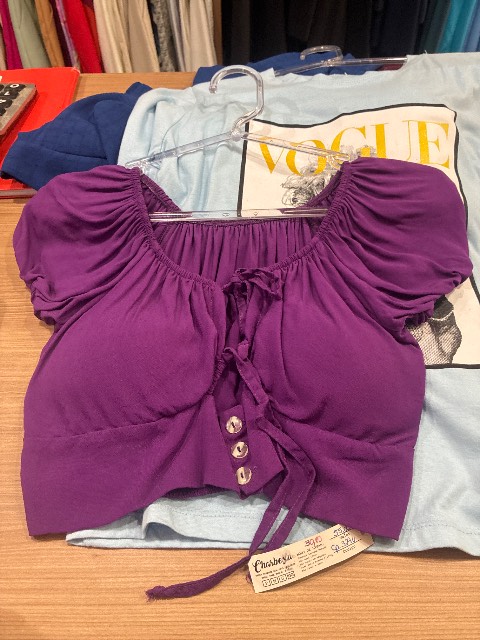 Blusa crooped c/botao