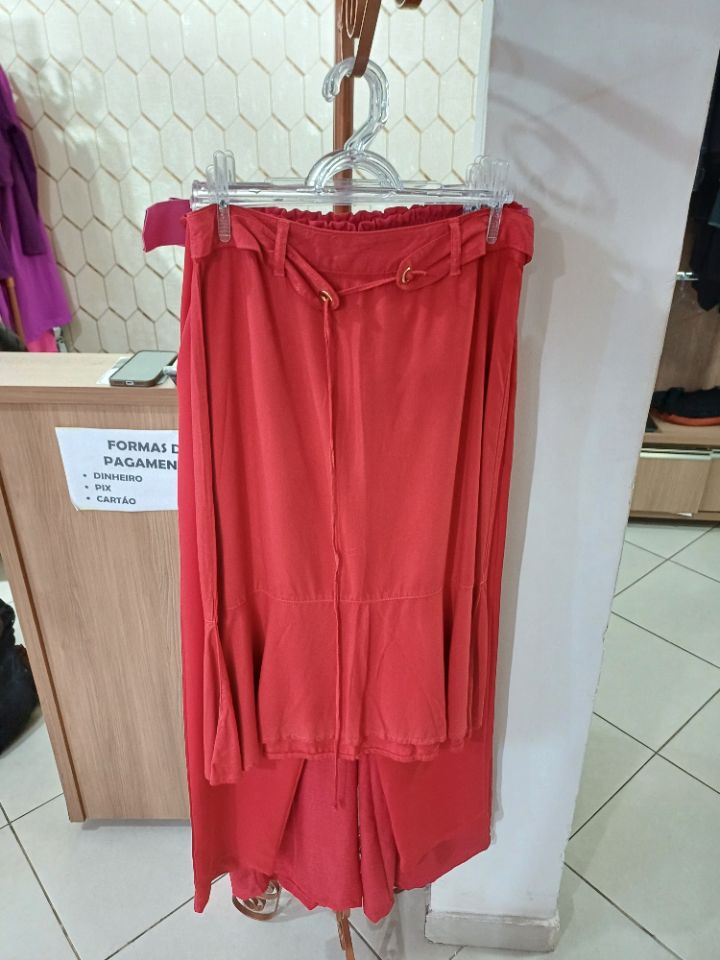 Saia tecido midi evaze