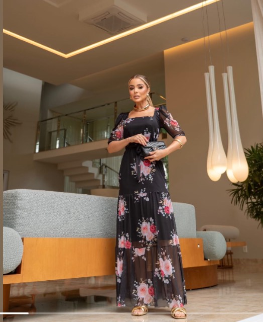 Vestido mídi no tule