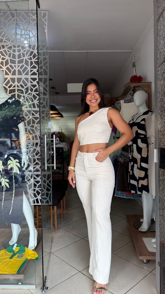 Conjunto calça e Crooped de um ombro