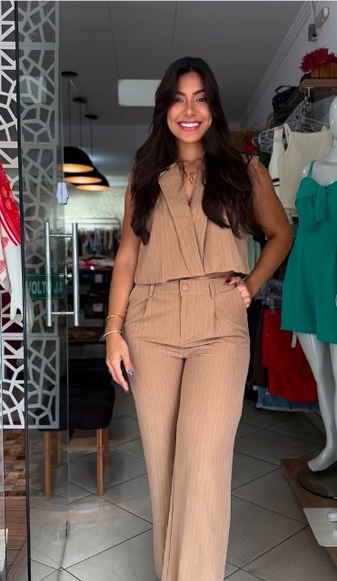 Conjunto alfaiataria risca de giz calça e colete
