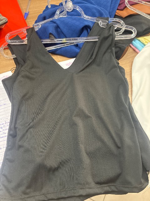 Blusa gola V malha