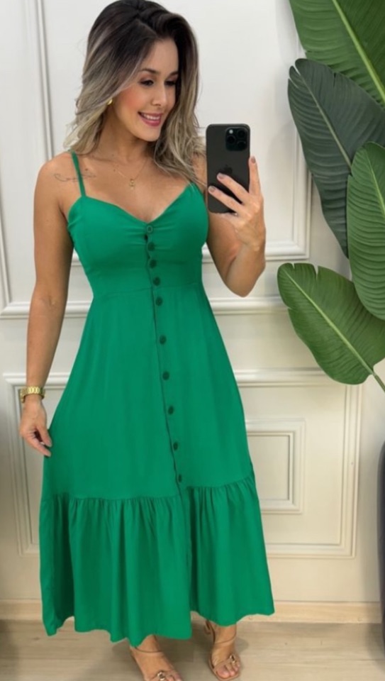 Vestido mídi alça e botões na frente