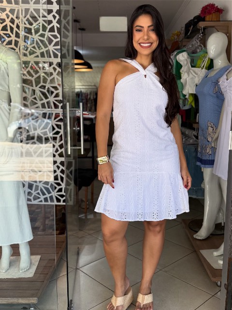 Vestido curto na laise