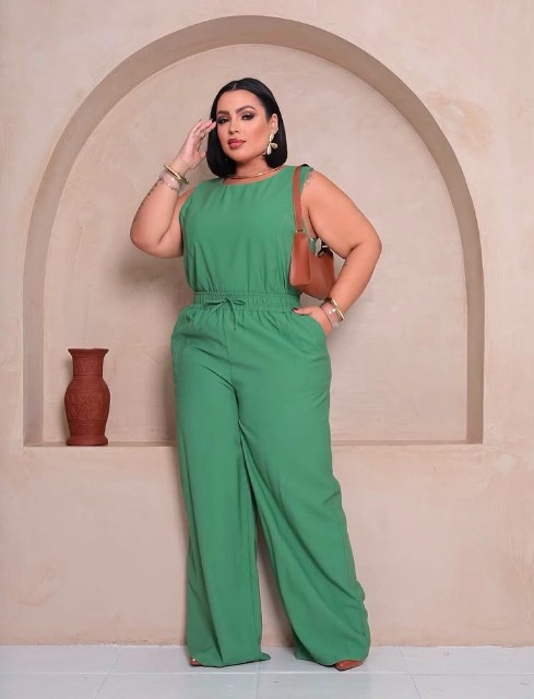 Conjunto camiseta com calça de elástico na cintura
