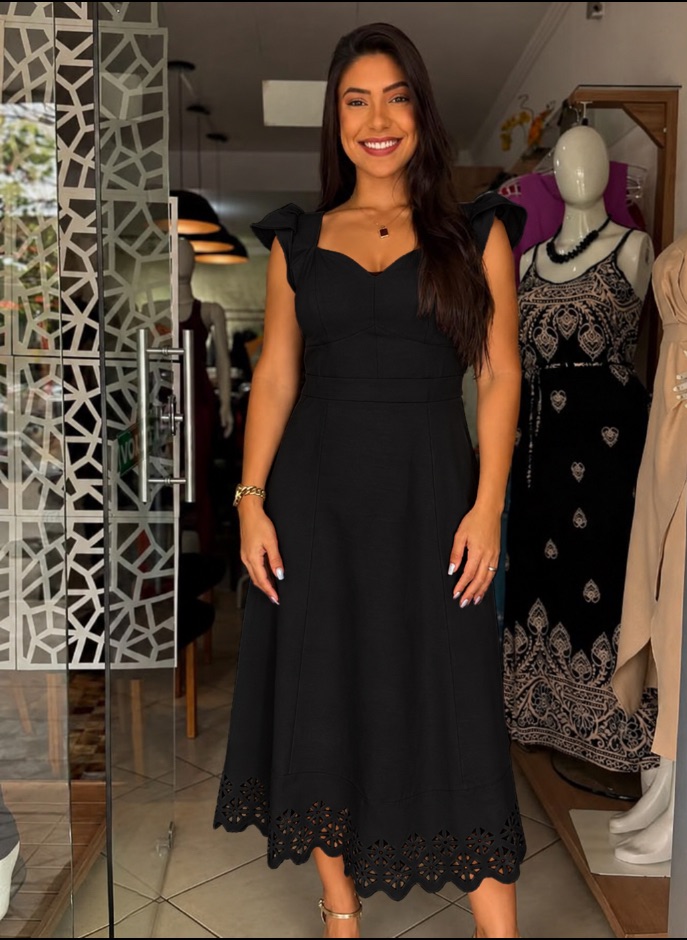 Vestido mídi com manga curta barra bordada