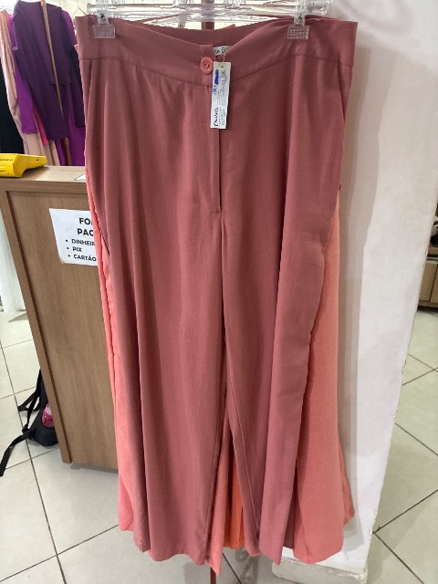 Calça alfaiataria goiaba