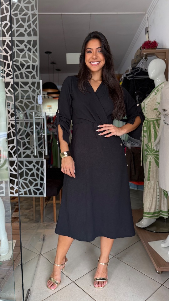 Vestido preto com botões