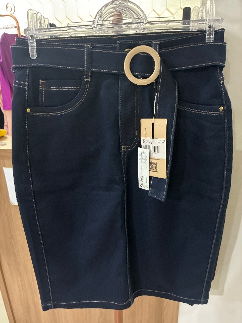 Saia jeans escuro c/cinto argola