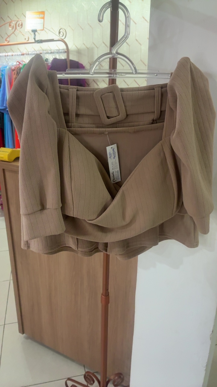Conjunto Cropped ombro a ombro short c/cinto